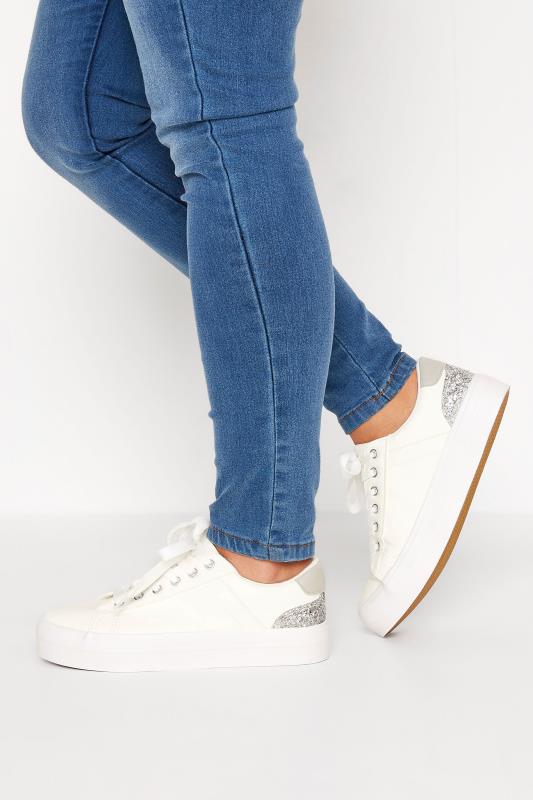  Grande Taille White Glitter Detail Trainers In Wide E Fit