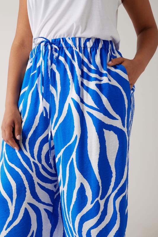 EVANS Plus Size Blue & White Abstract Print Wide Leg Trousers | Evans 4