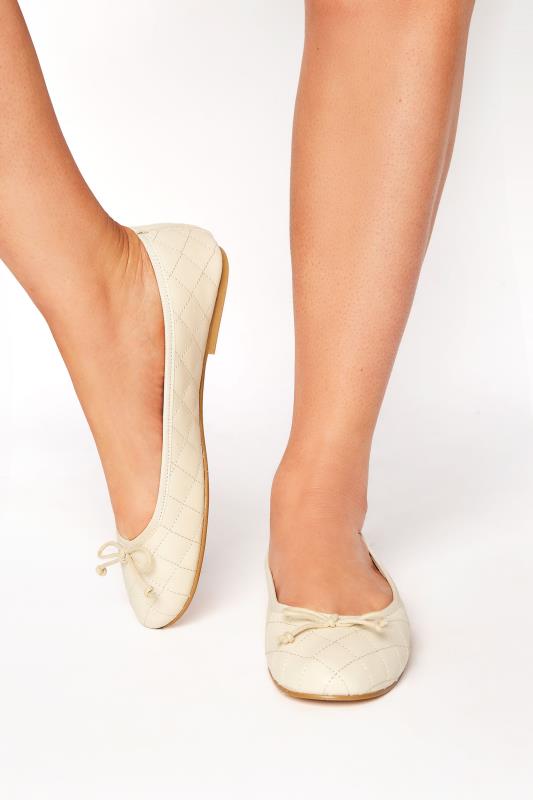 LTS Cream Leather Quilted Ballet Pumps_M.jpg