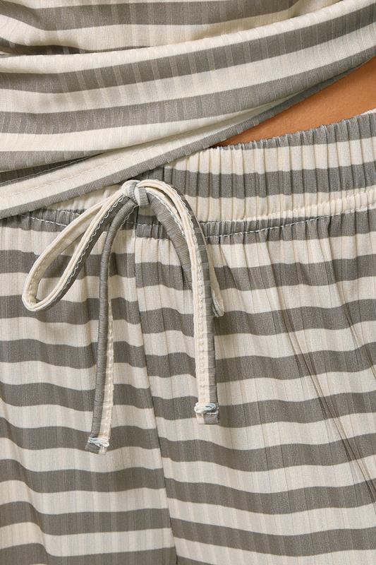 PixieGirl Petite Women's Set Cream Stripe T-Shirt & Wide Leg Trouser | PixieGirl  4