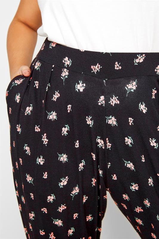 Curve Black Ditsy Floral Print Jersey Joggers 3