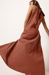 PixieGirl Petite Women's Red Linen Halterneck Maxi Dress | PixieGirl 4