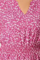 85% viscose, 15% nylon. 4