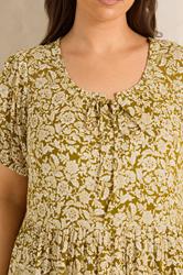 EVANS Curve Green Ditsy Floral Dress | Evans 4
