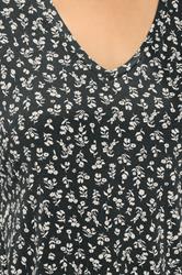 YOURS Plus Size Black Floral Elasticated Hem T-Shirt | Yours Clothing 4
