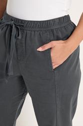 YOURS Plus Size Charcoal Grey Twill Barrel Leg Trousers | Yours Clothing 4
