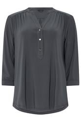 M&Co camisa gris con media tapeta y sin cuello