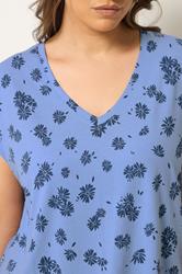YOURS Plus Size Blue Daisy Print V-Neck T-Shirt | Yours Clothing 4