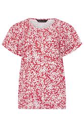 M&Co top de algodón con florecillas rojas y escote redondo