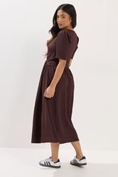 PixieGirl Petite Women's Chocolate Brown Textured Short Sleeve Midi Dress | PixieGirl 2
