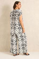 EVANS Plus Size Set White Abstract Print Blouse & Trouser | Evans 2