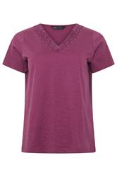 M&Co camiseta morado baya con ribete de encaje