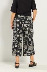 YOURS Plus Size Black Floral Print Textured Culottes | Yours Clothing 2
