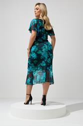 YOURS LONDON Plus Size Teal Blue Blur Print Gathered Dress | Yours Clothing 2