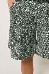YOURS Plus Size Black Ditsy Floral Textured Shorts | Yours Clothing 4