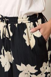 YOURS Plus Size Black Floral Textured Wide Leg Trousers | Yours Clothing 4