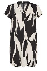 YOURS Plus Size Black Animal Pleat Front Dress | Yours Clothing 5