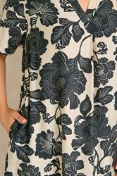 EVANS Plus Size Black Floral Shift Dress | Evans 4