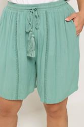 YOURS Plus Size Mint Green Scallop Detail Shorts | Yours Clothing 4