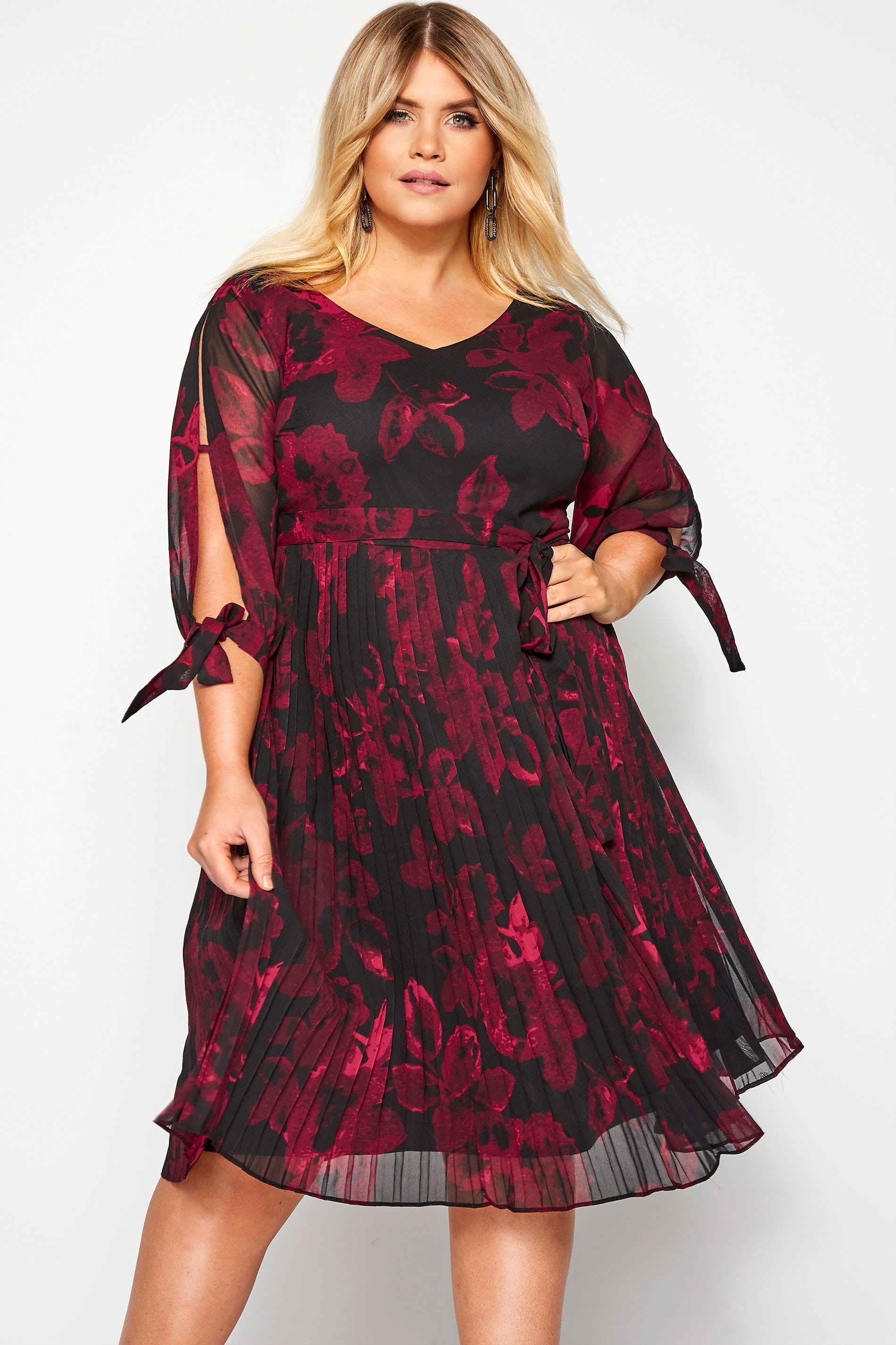 YOURS LONDON Black and Burgundy Floral Pleated Dress | Yours Clothing