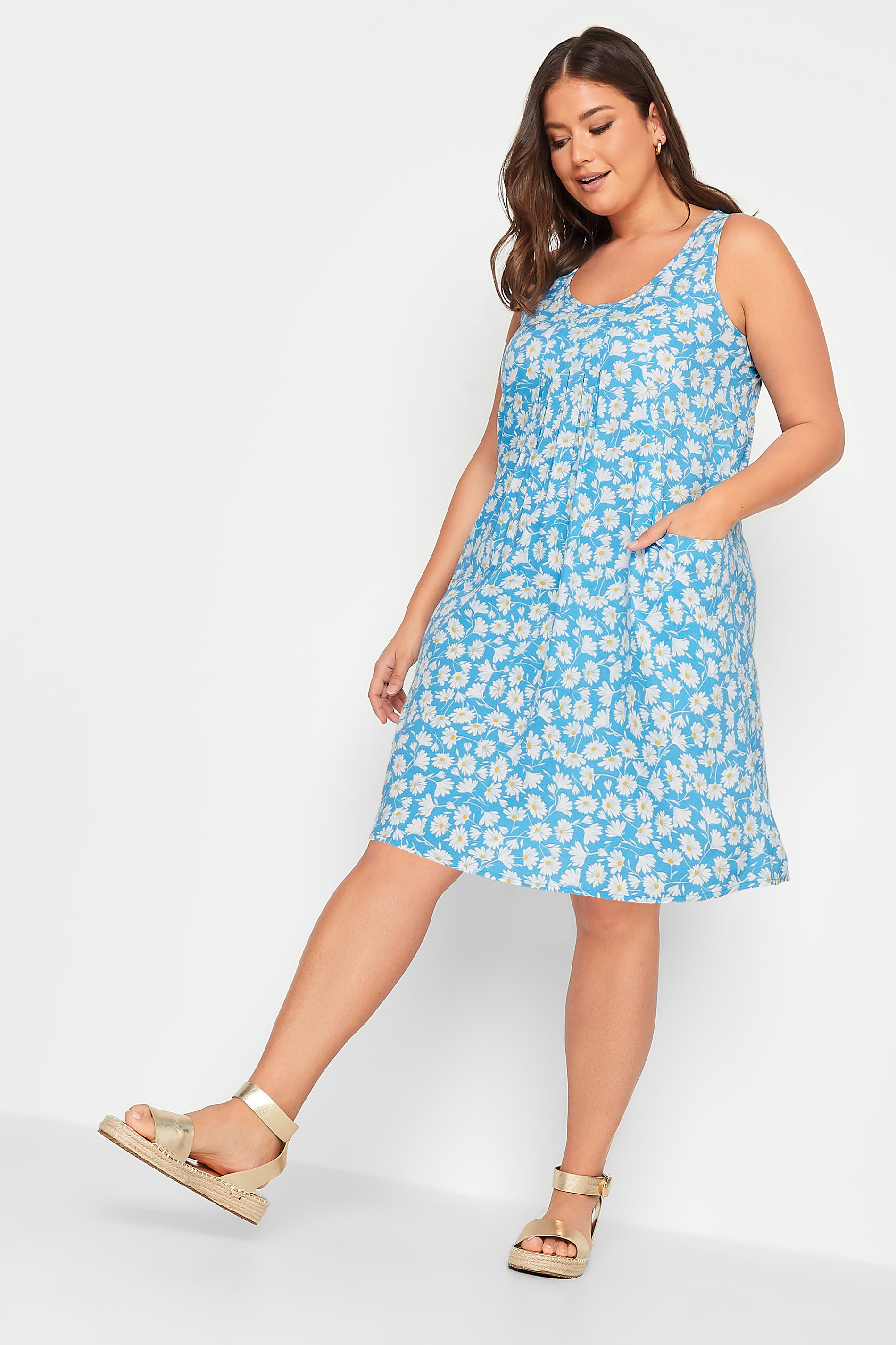 YOURS Plus Size Curve Light Blue Daisy Print Pocket Smock Dress | Yours Clothing  1