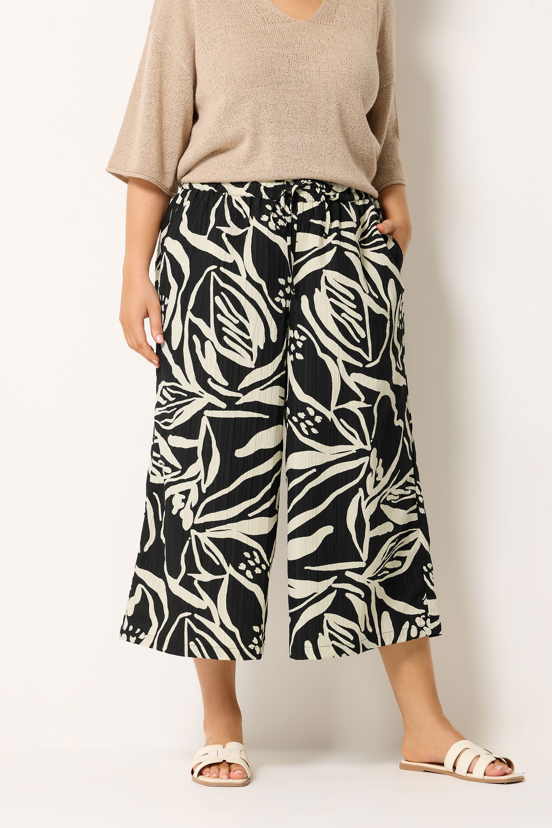YOURS Plus Size Black Abstract Floral Cropped Trousers | Yours Clothing 3