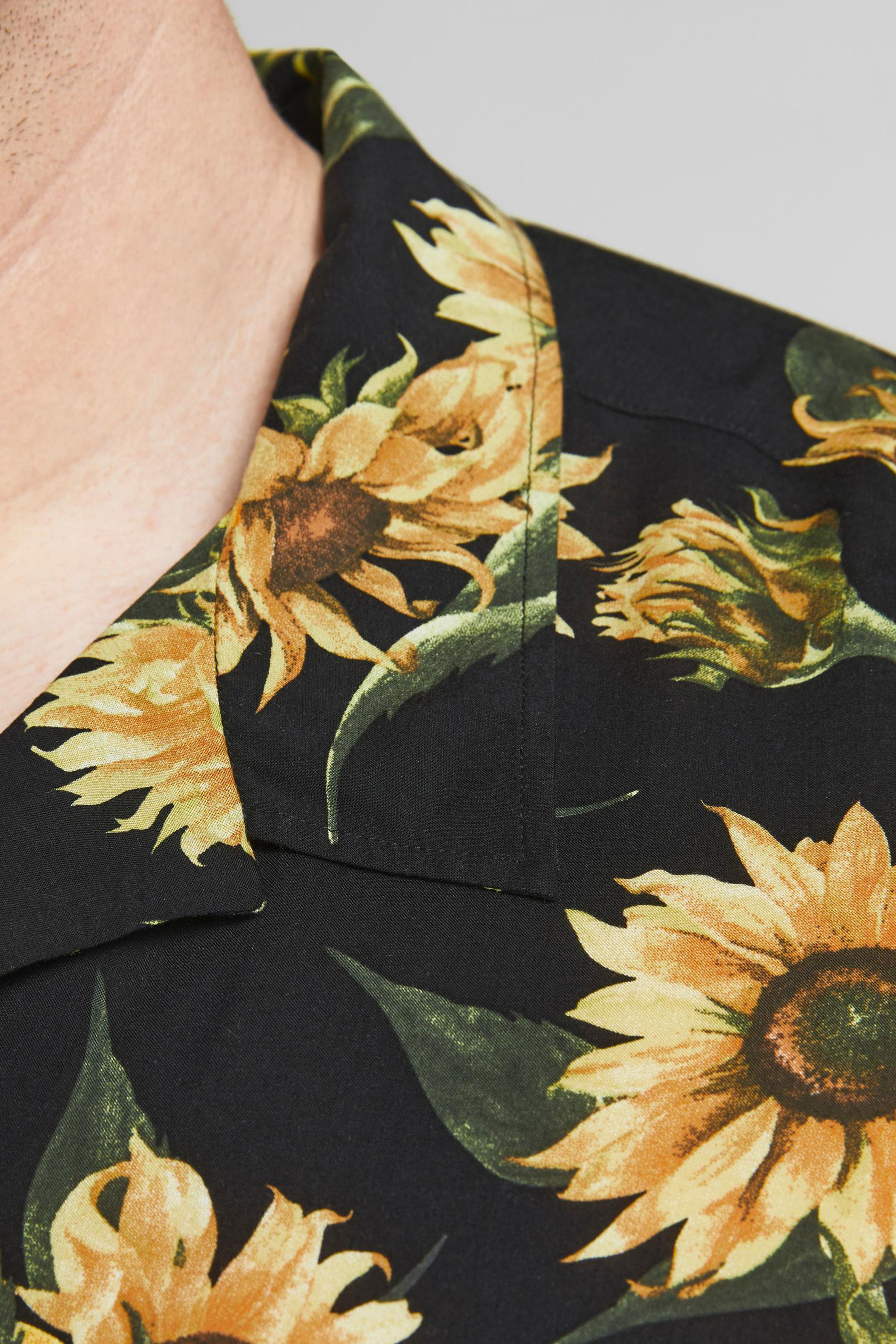 JACK \u0026 JONES Black Sunflower Floral 