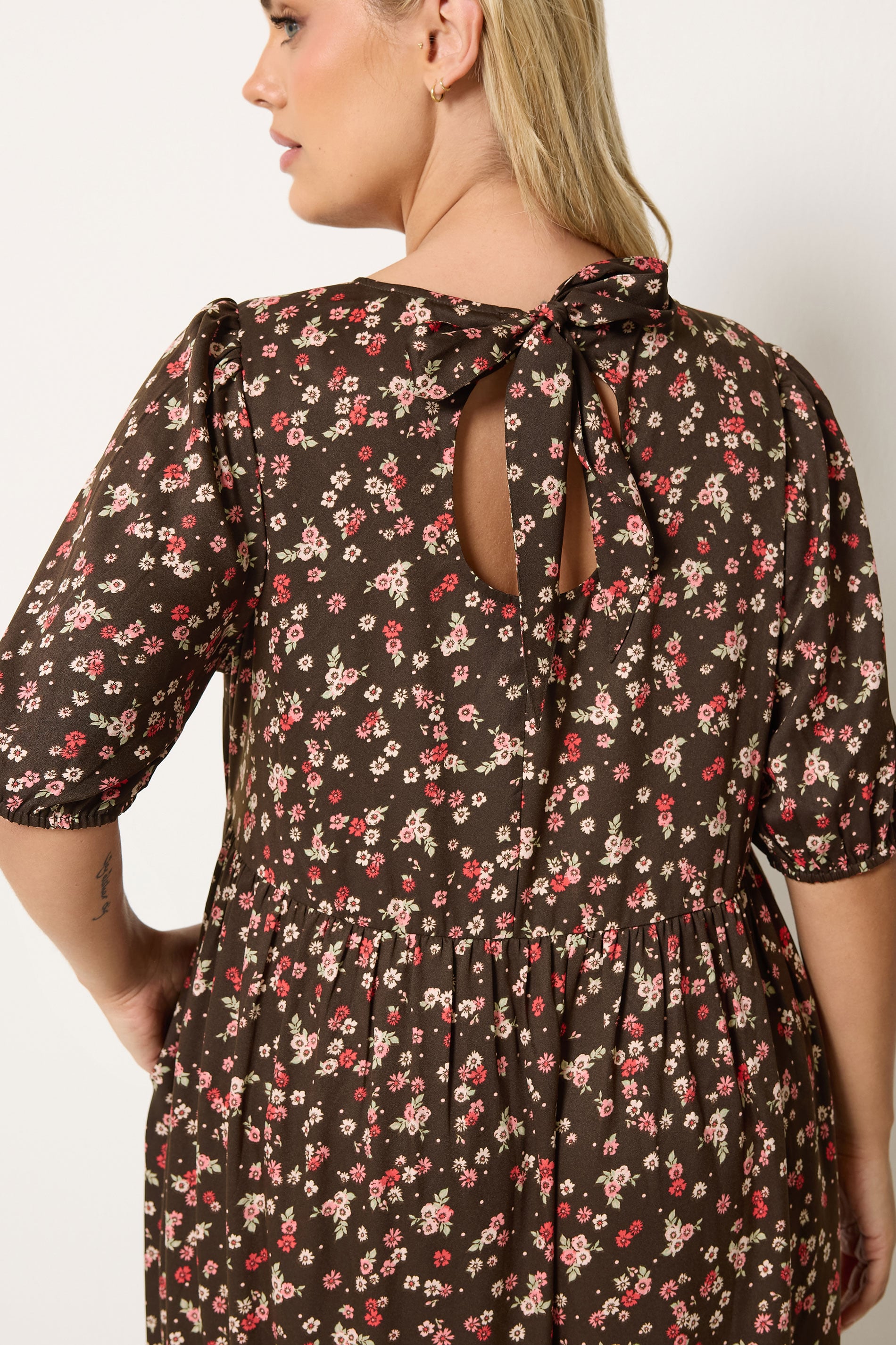 YOURS Plus Size Brown Ditsy Floral Smock Maxi Dress | Yours Clothing 4