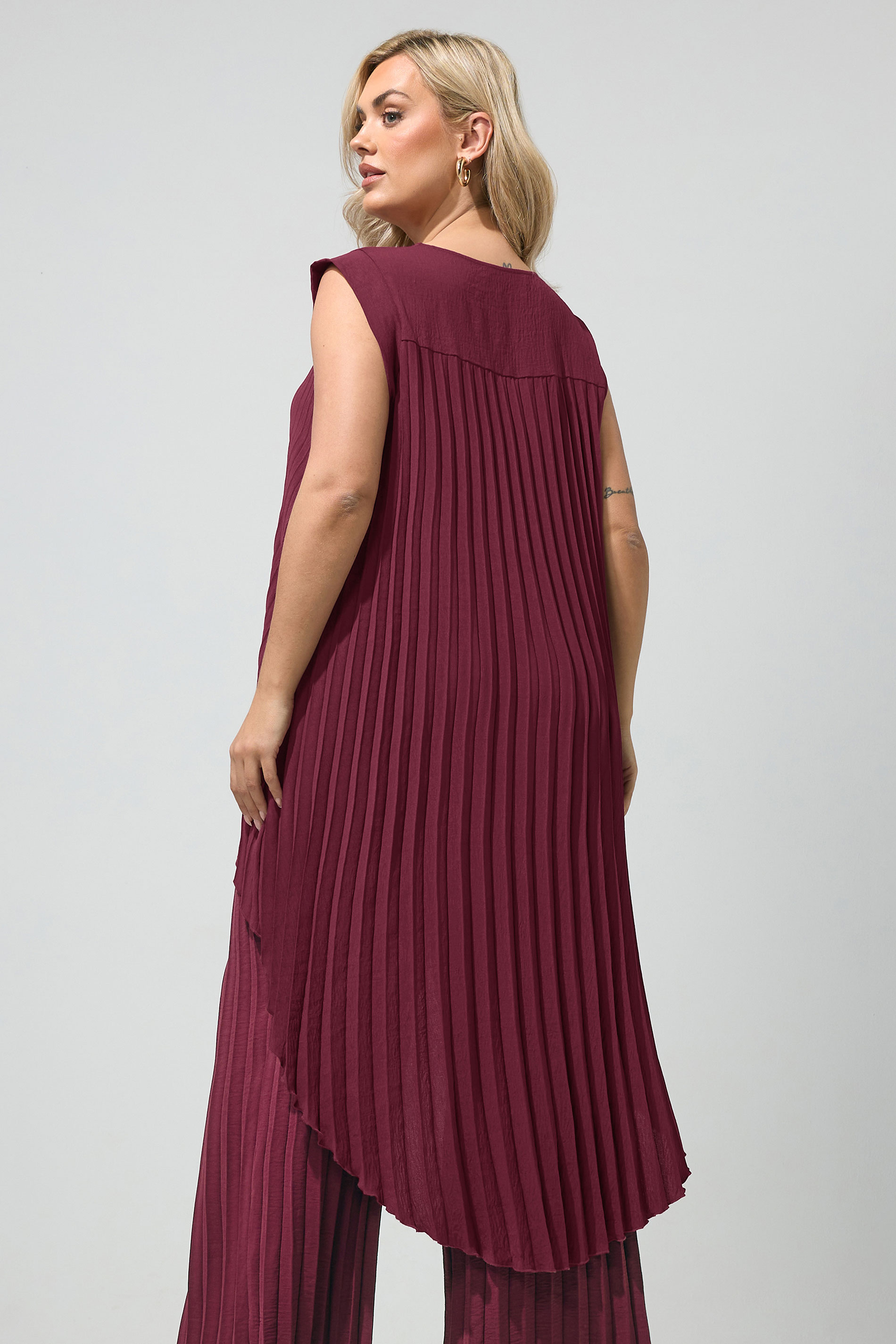 YOURS LONDON Plus Size Purple Pleated Top | Yours Clothing 2