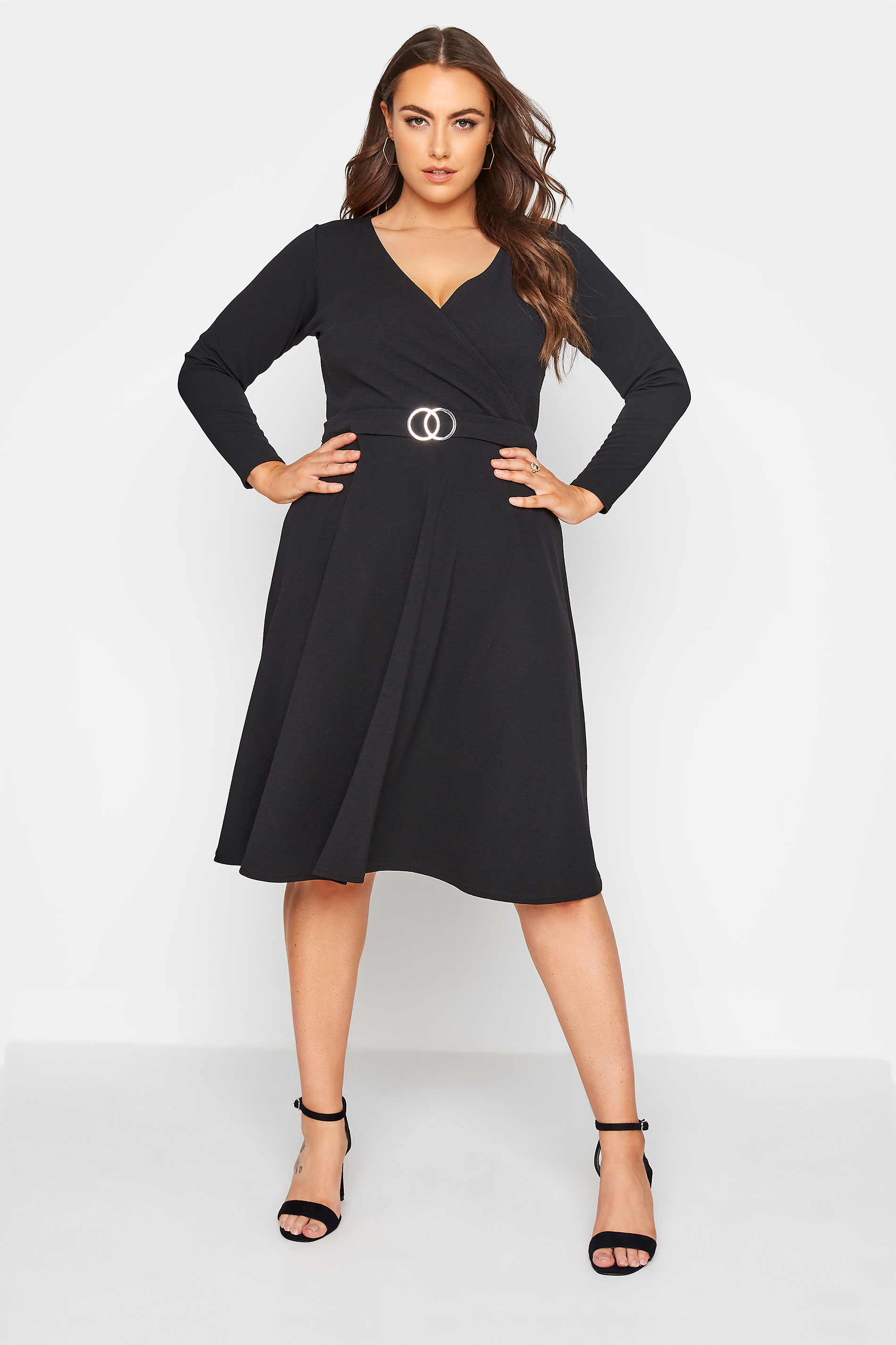 Robes Grande Taille Grande taille  Robes Noires | YOURS LONDON - Robe Noire Cache-Coeur Manches Longues - EK33060