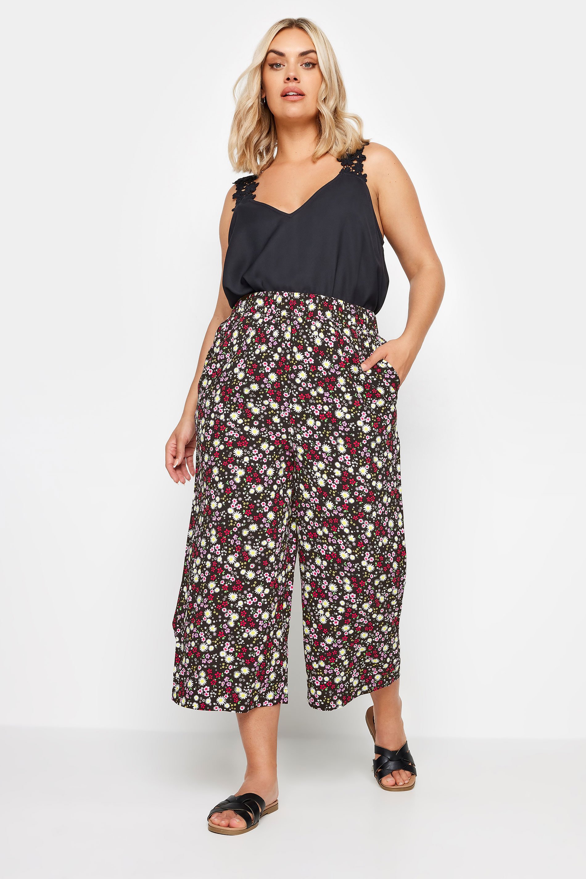 YOURS Plus Size Black Ditsy Floral Print Wide Leg Cropped Trousers ...