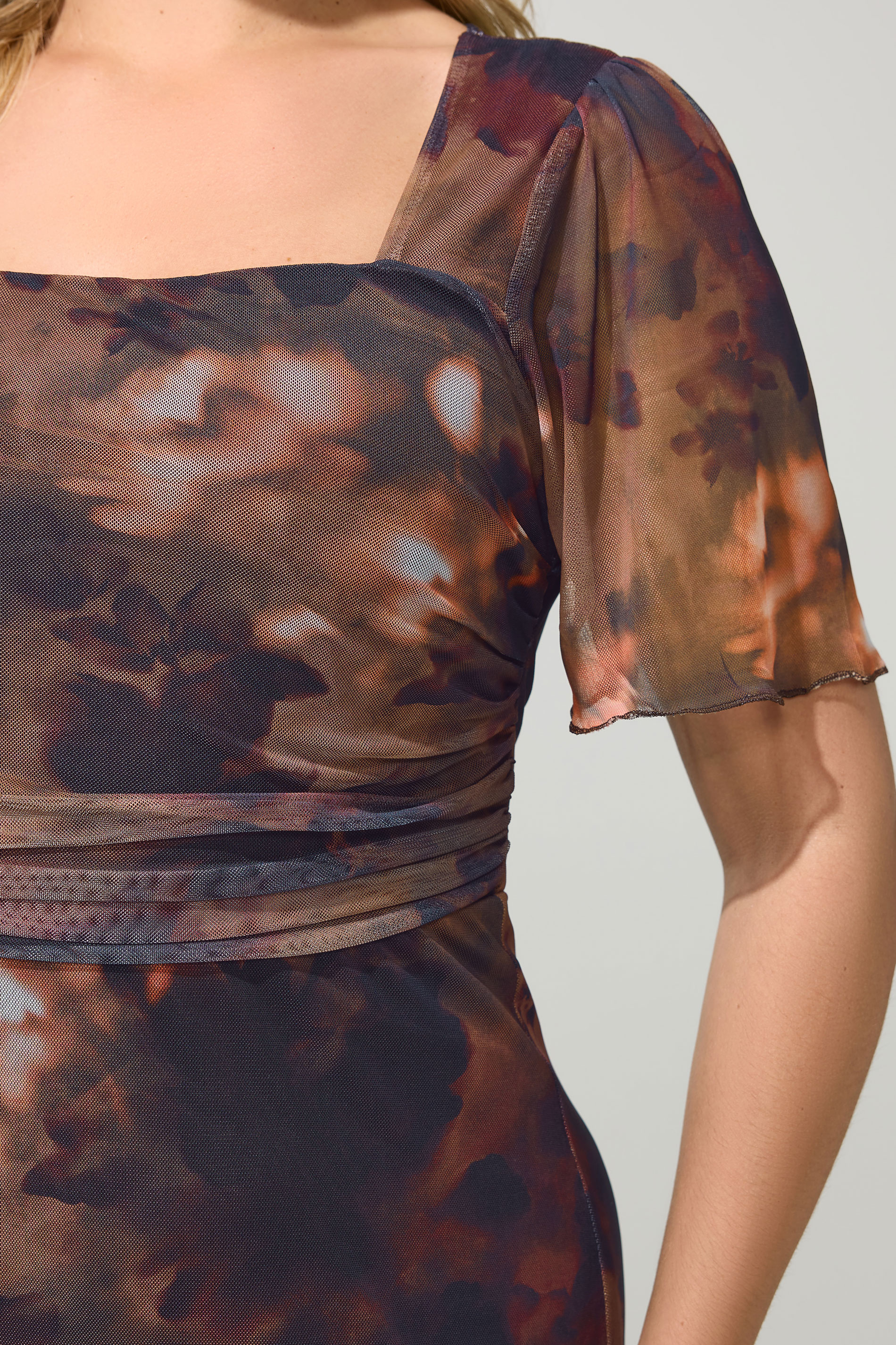YOURS LONDON Plus Size Brown Floral Square Neck Maxi Dress | Yours Clothing 4