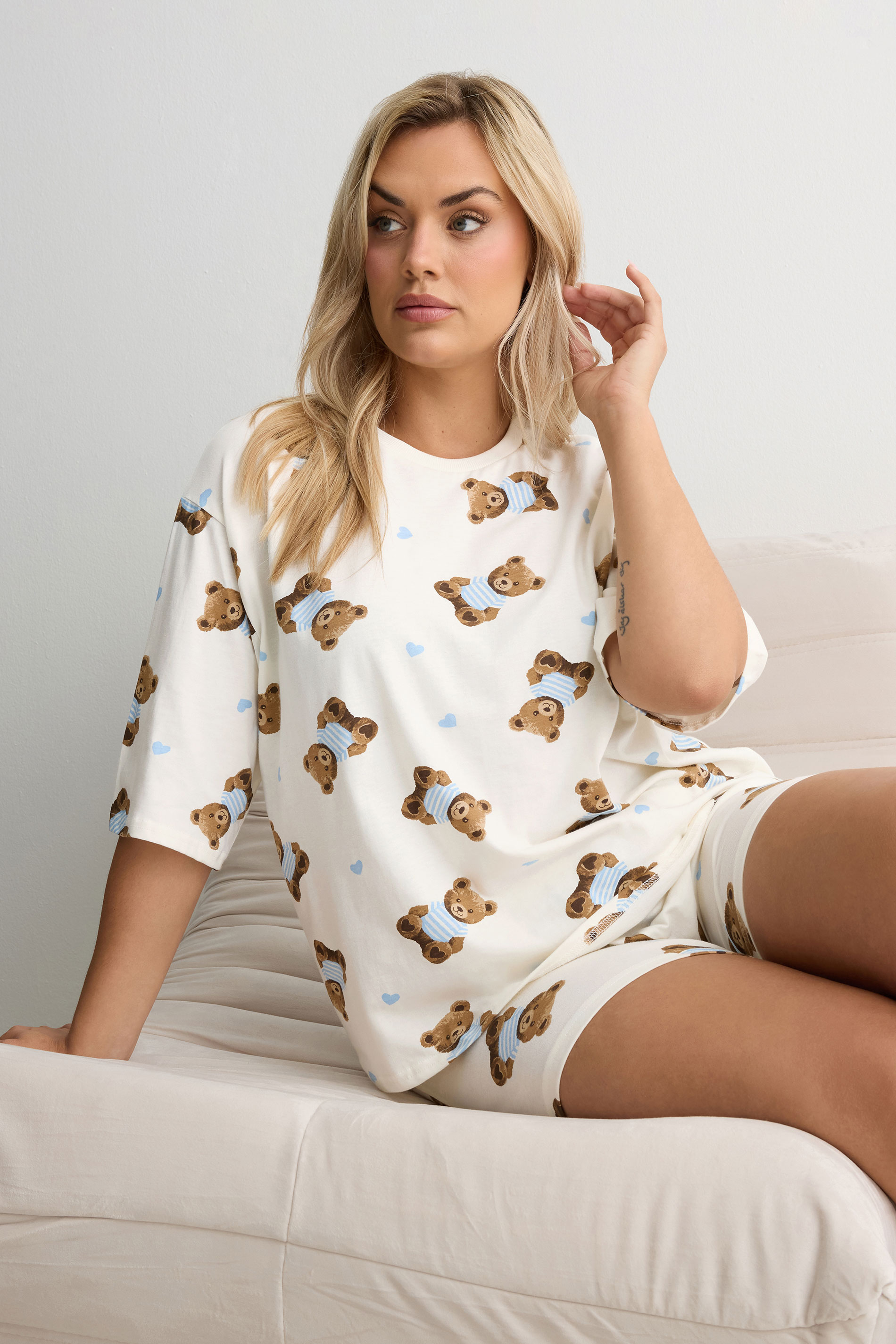 YOURS Plus Size Ivory White Teddy Short Pyjama Set | Yours Clothing 3