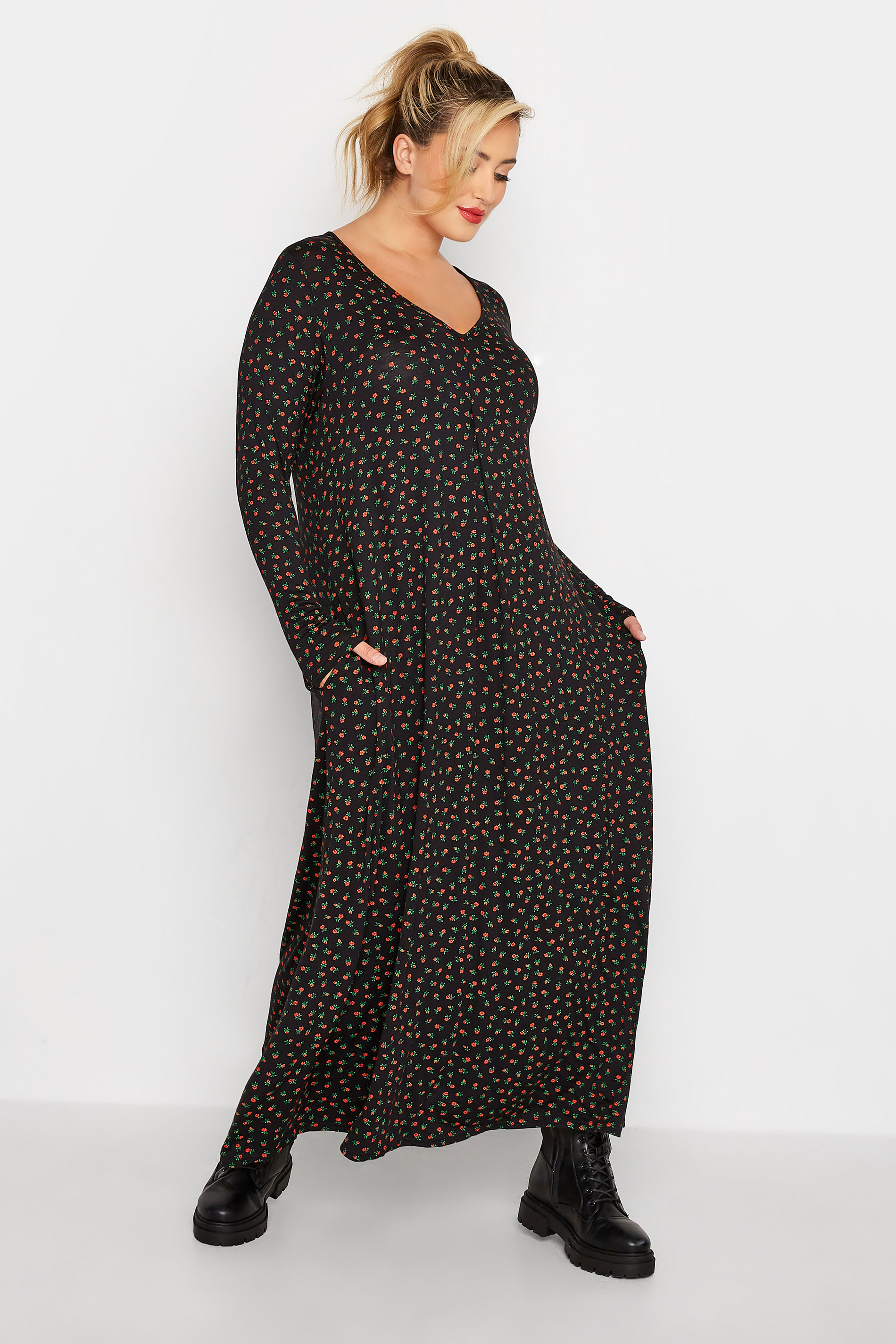LIMITED COLLECTION Plus Size Black Ditsy Print Pleat Front Dress | Yours Clothing 1