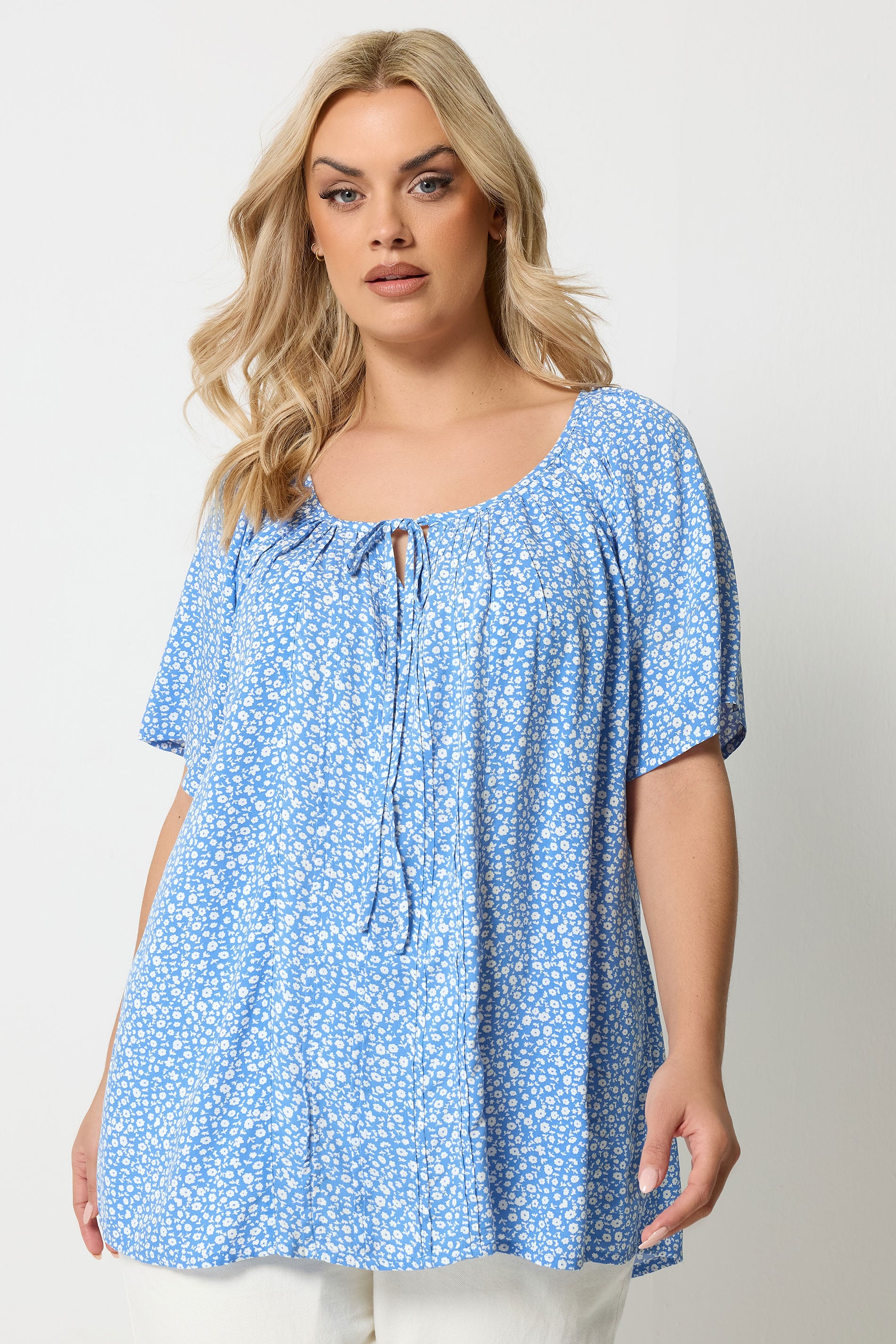 YOURS Plus Size Blue Floral Short Sleeve Pintuck Blouse | Yours Clothing 3