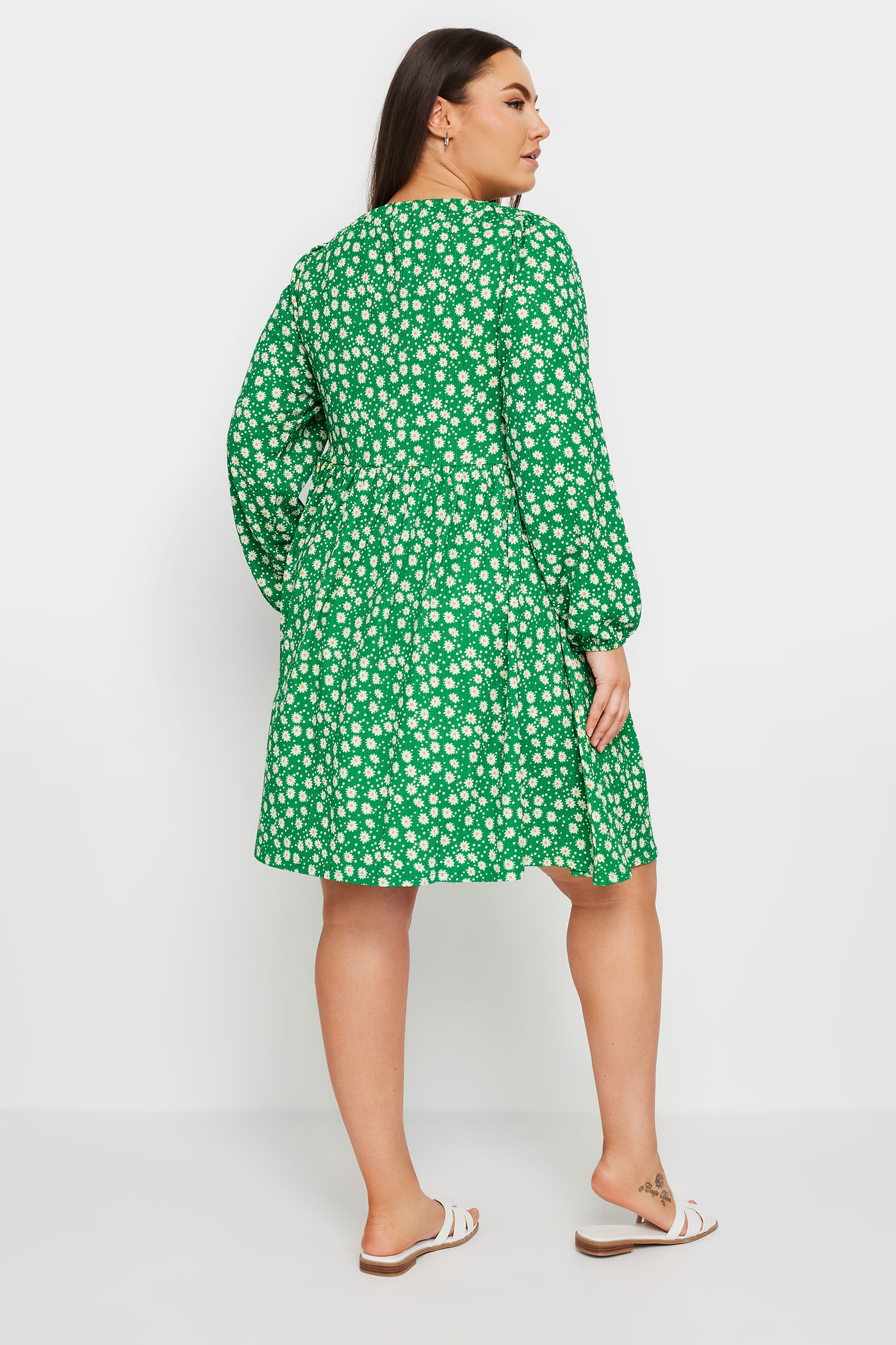 YOURS Plus Size Green Daisy Print Textured Midi Dress | Yours Clothing 3