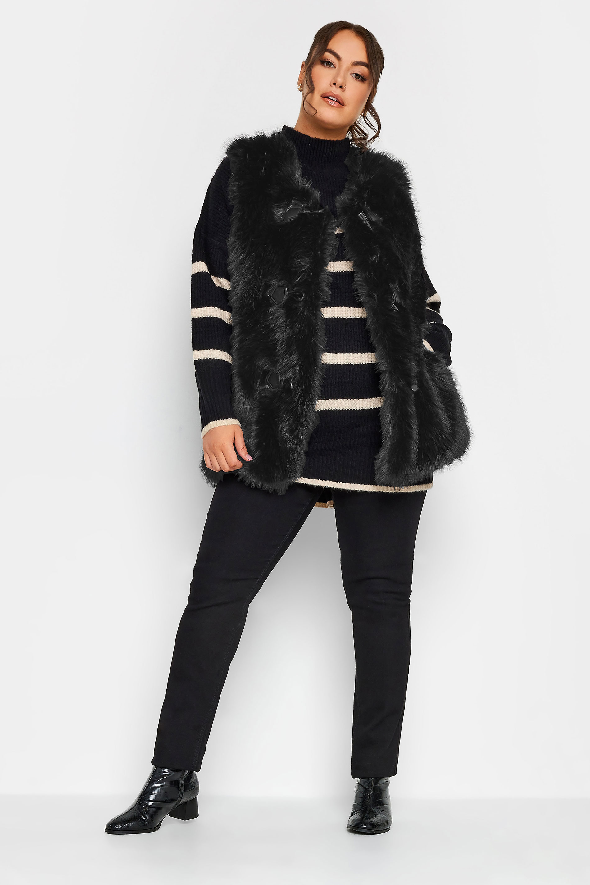 YOURS Plus Size Black Faux Fur Gilet | Yours Clothing 2