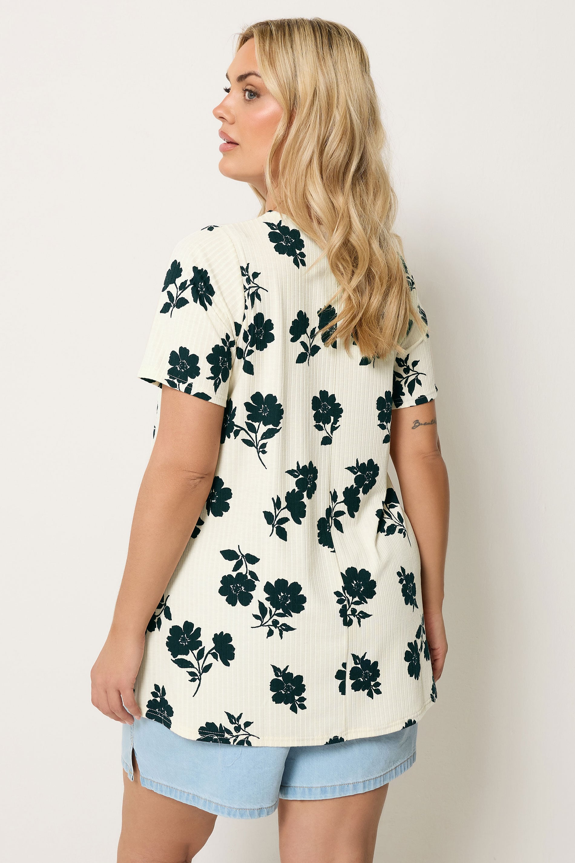 YOURS Plus Size Cream Floral Button Front Ribbed Swing Top | Yours Clothing 2