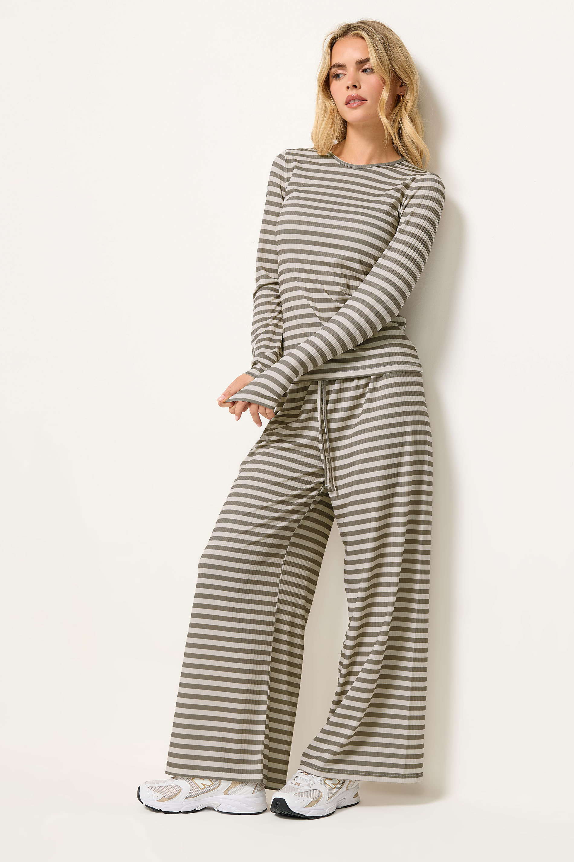 PixieGirl Petite Women's Set Cream Stripe T-Shirt & Wide Leg Trouser | PixieGirl  3