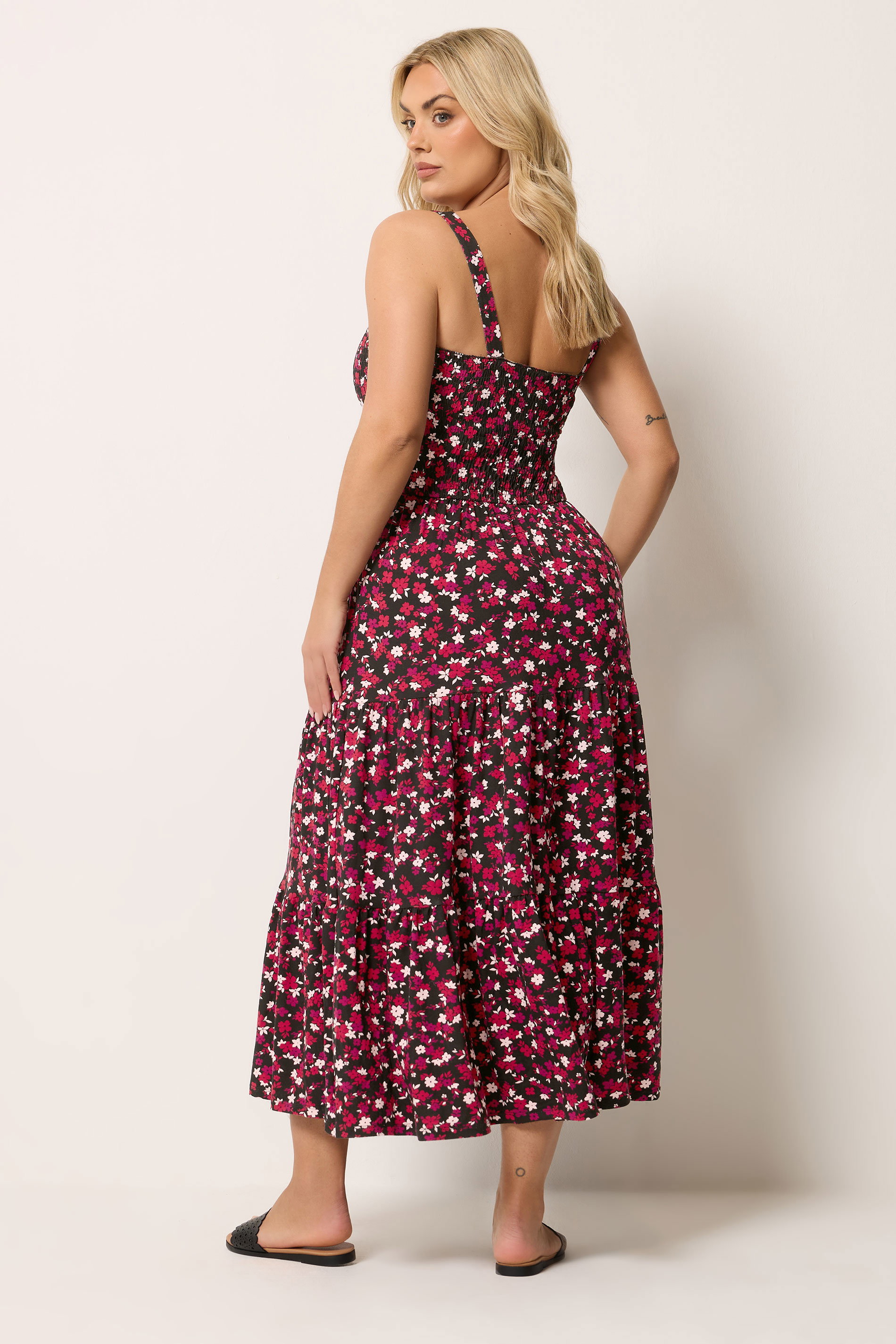 YOURS Plus Size Black Floral Shirred Dress | Yours Clothing 2