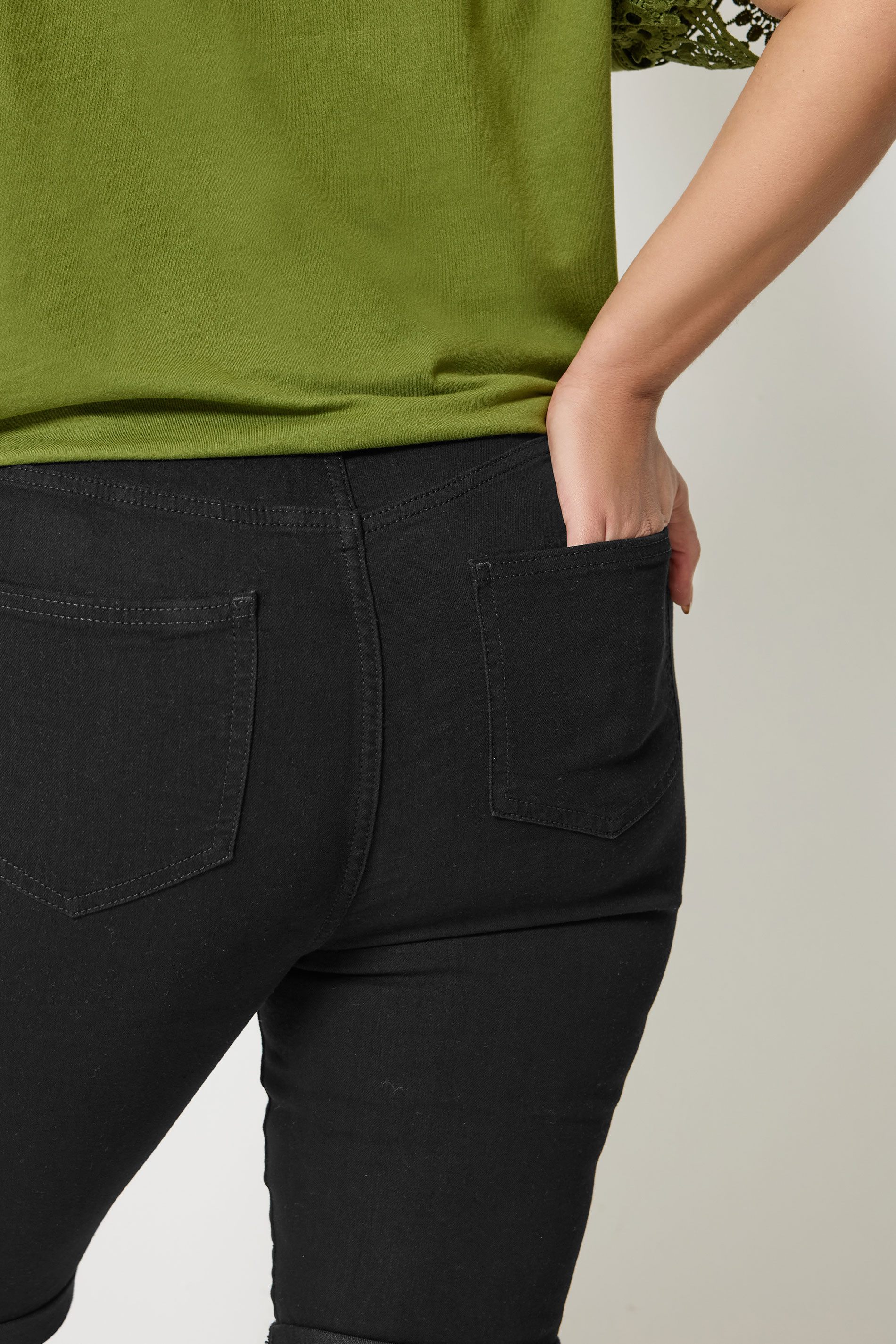 YOURS Plus Size Black Turn Up Denim Shorts | Yours Clothing 4