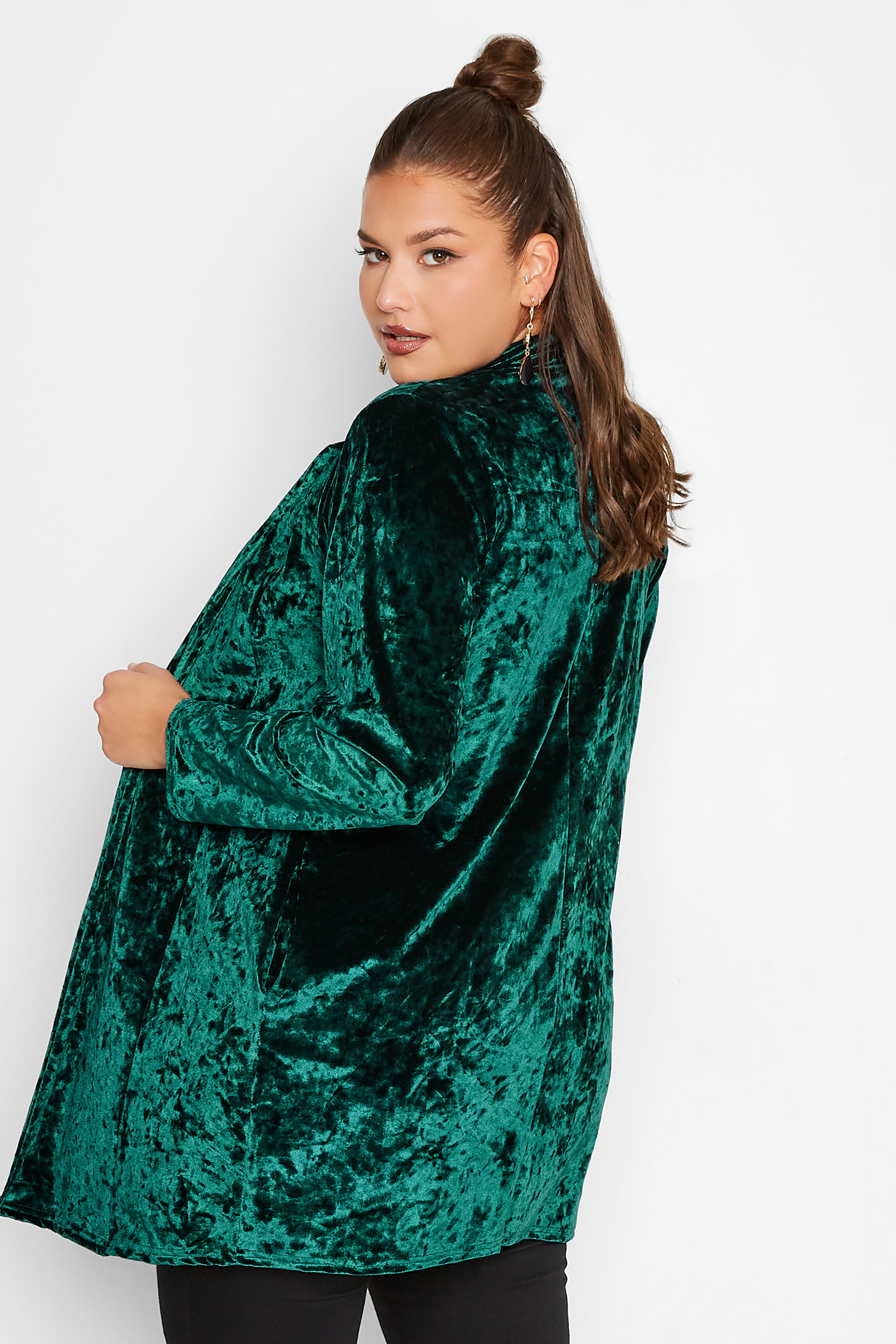 LIMITED COLLECTION Plus Size Green Velvet Long Sleeve Blazer | Yours Clothing  3