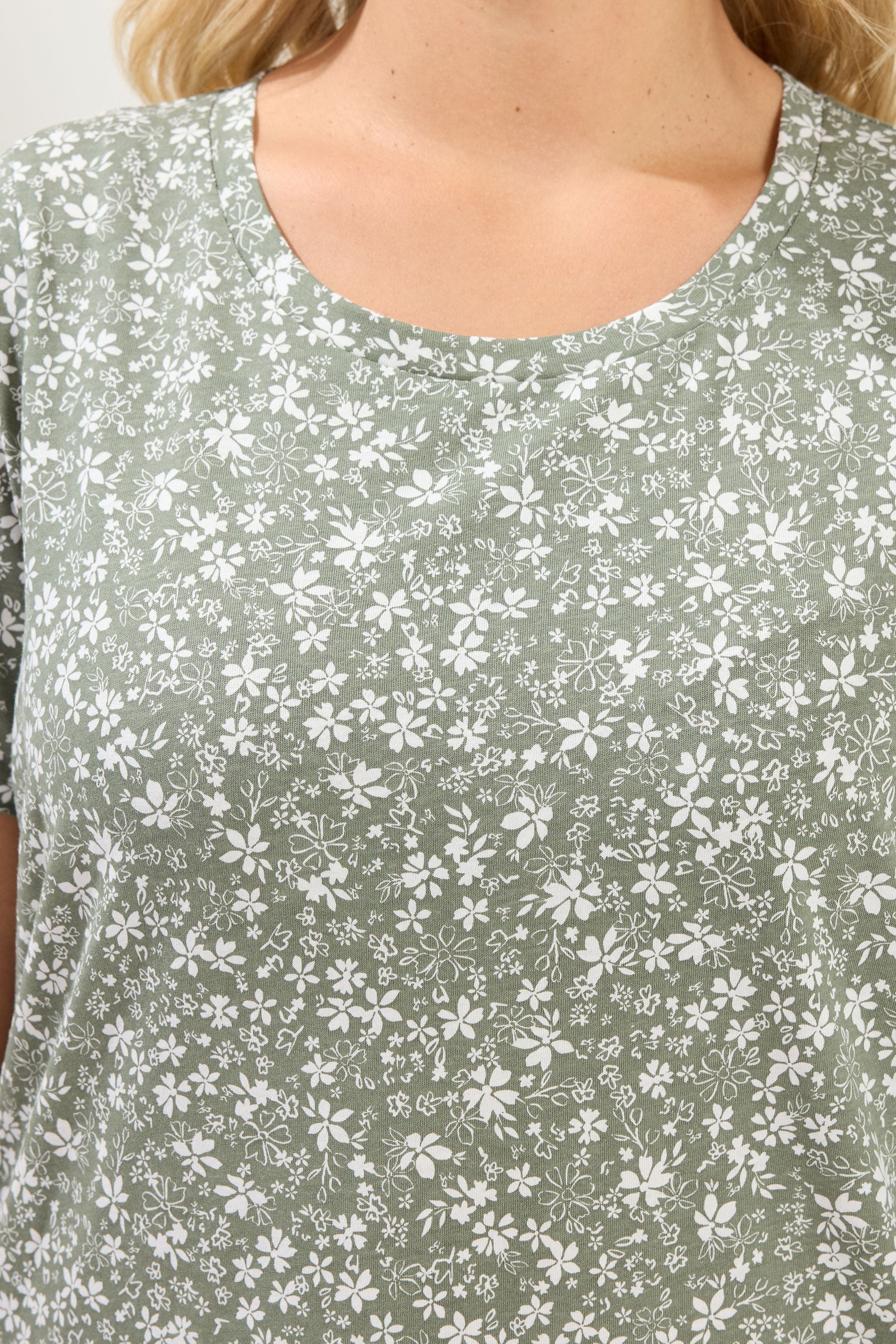 YOURSET 2 PACK Plus Size Sage Green & Pink Ditsy Floral T-Shirts | Yours Clothing 6