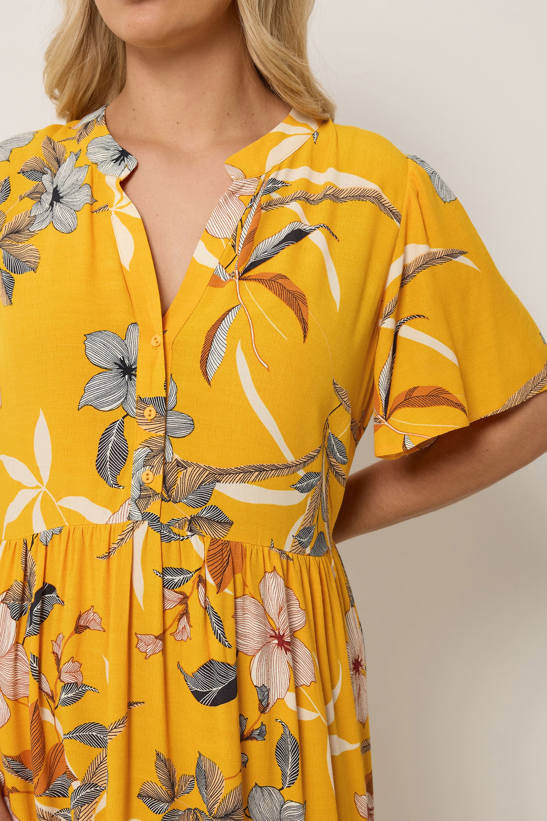 YOURS Plus Size Yellow Tropical Half Placket Dress | Yours Clothing 4