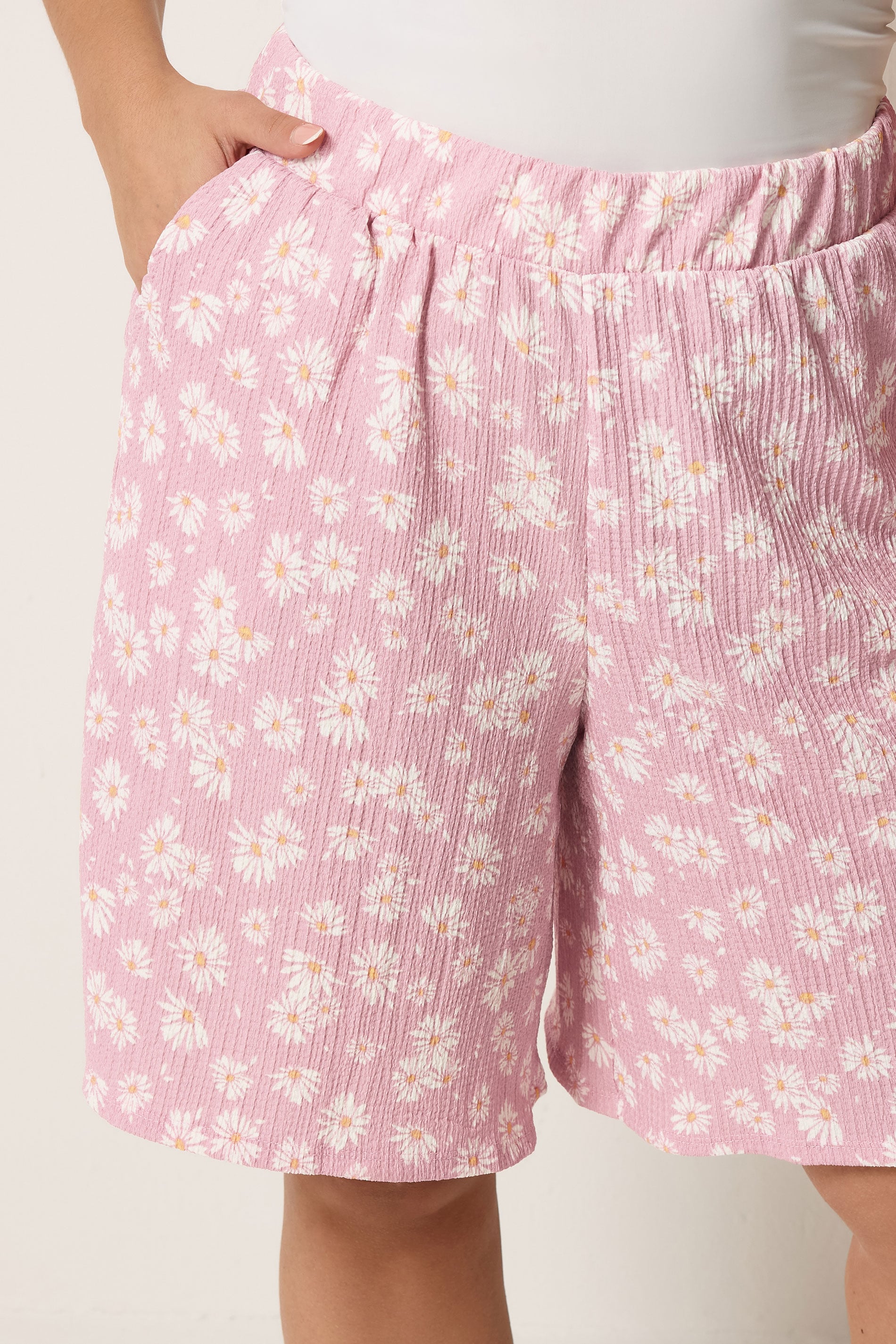 YOURS Plus Size Pink Daisy Shorts | Yours Clothing 4