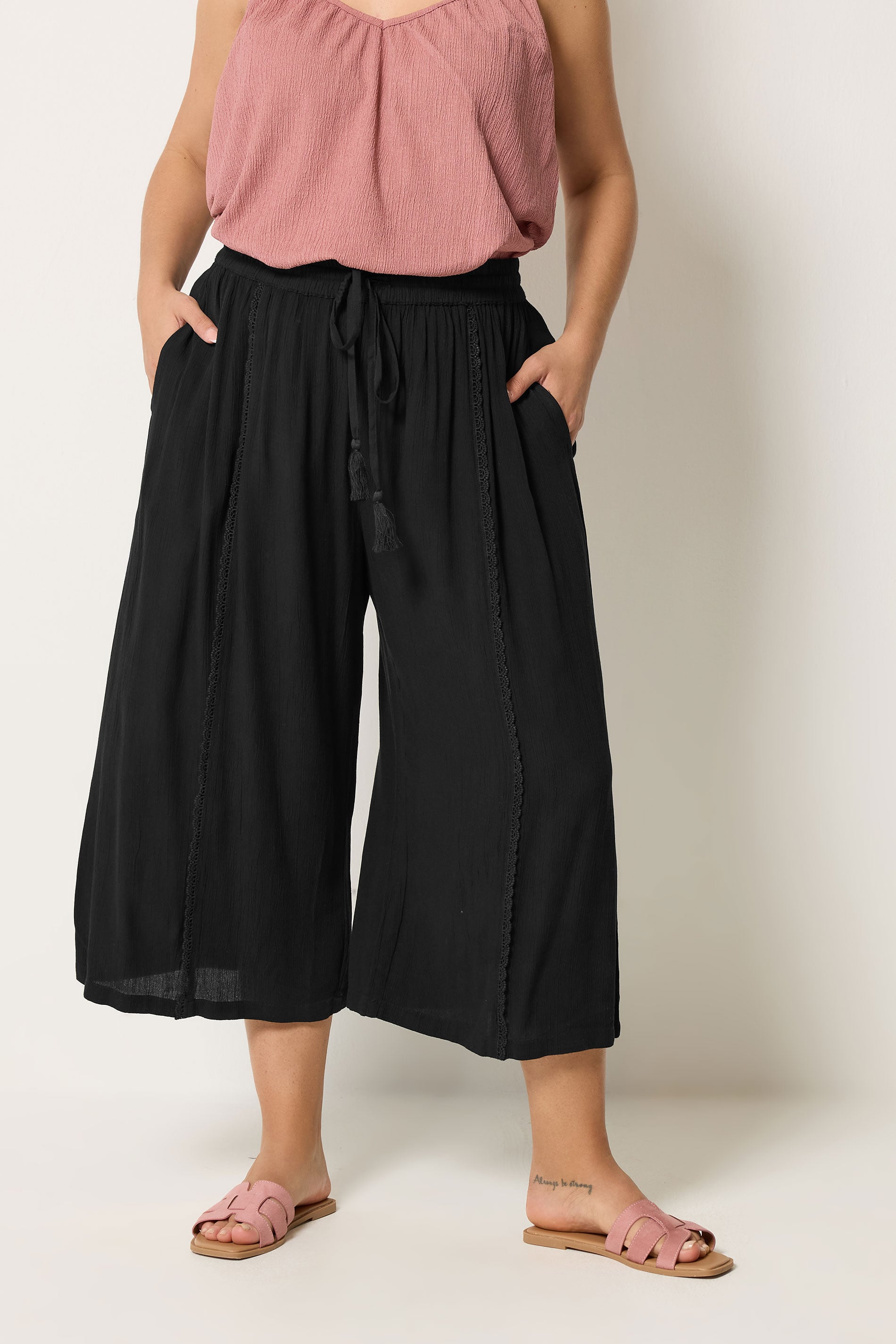 YOURS Plus Size Black Scallop Trim Crinkle Cropped Trousers | Yours Clothing 3