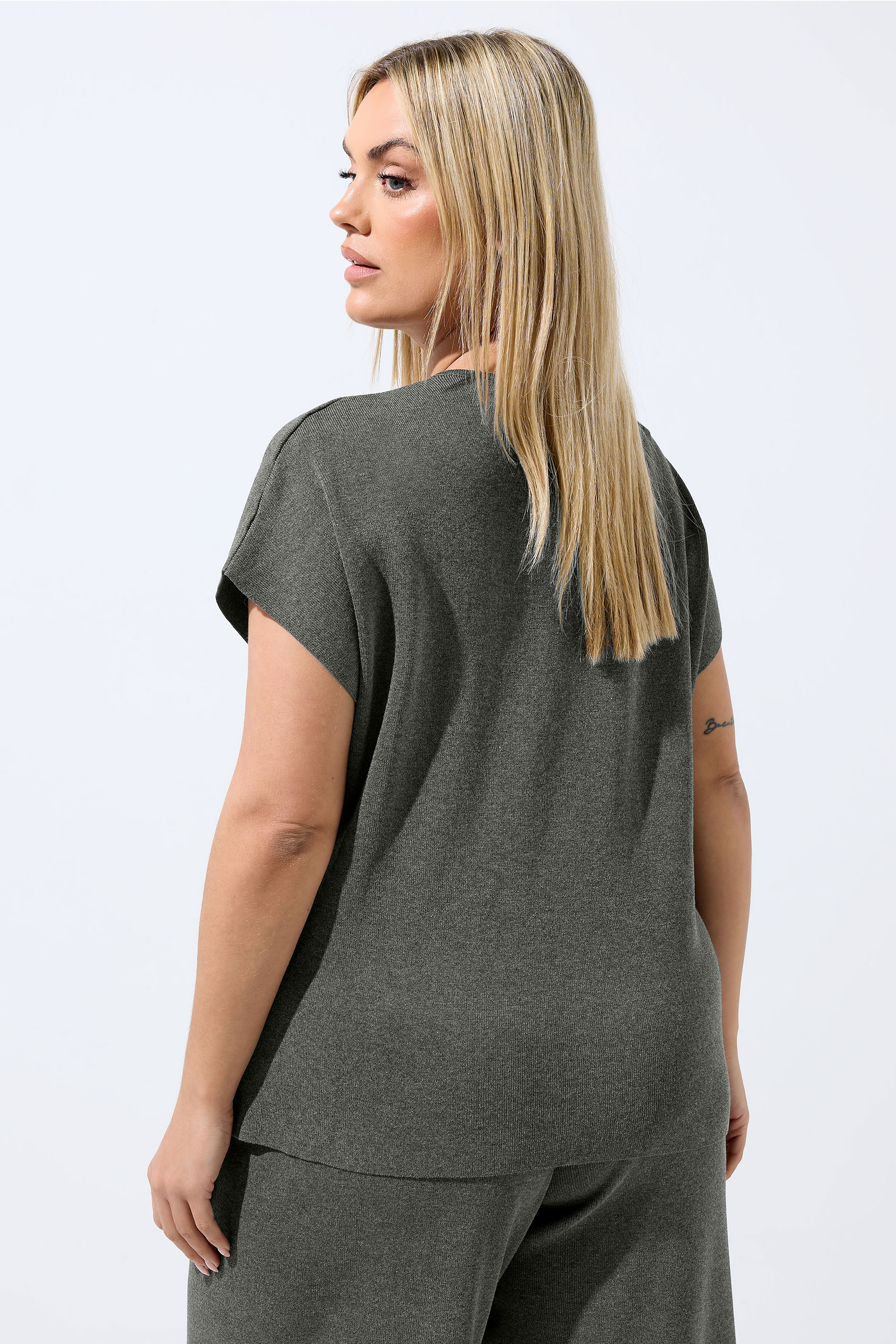 LIMITED COLLECTION Plus Size Grey Short Sleeve Knitted Top | Yours Clothing 4