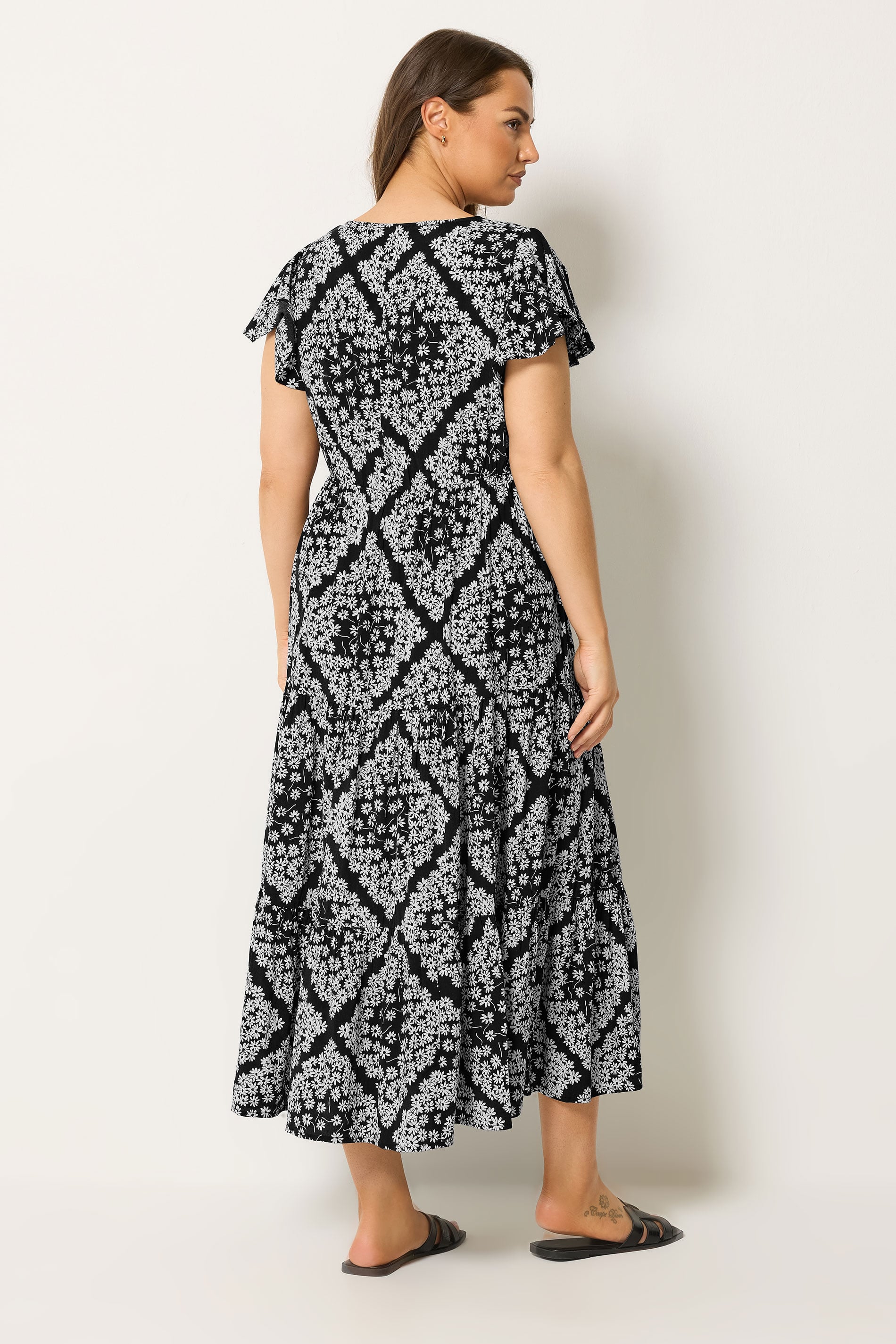 YOURS Plus Size  Black Daisy Smock Dress | Yours Clothing 2