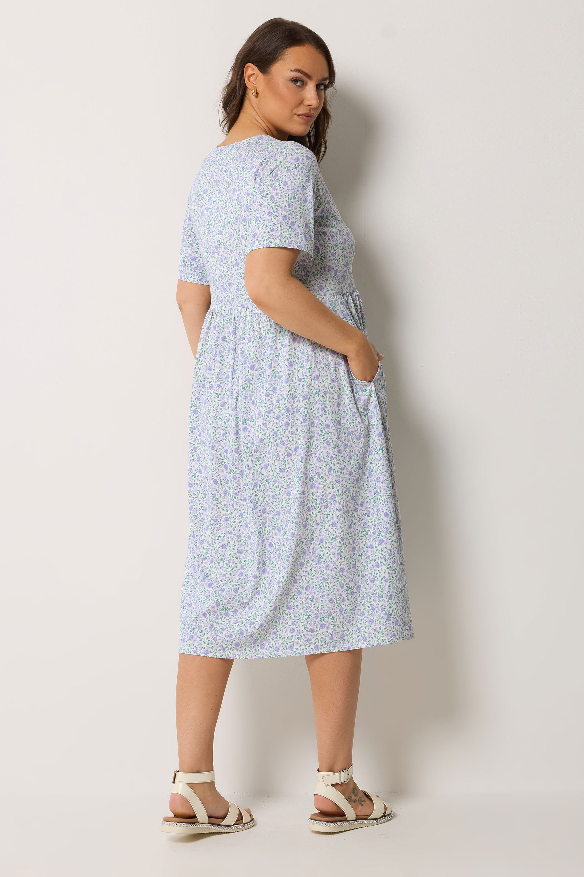 YOURS Plus Size Ivory White Ditsy Throw On Dress | Yours Clothing 4