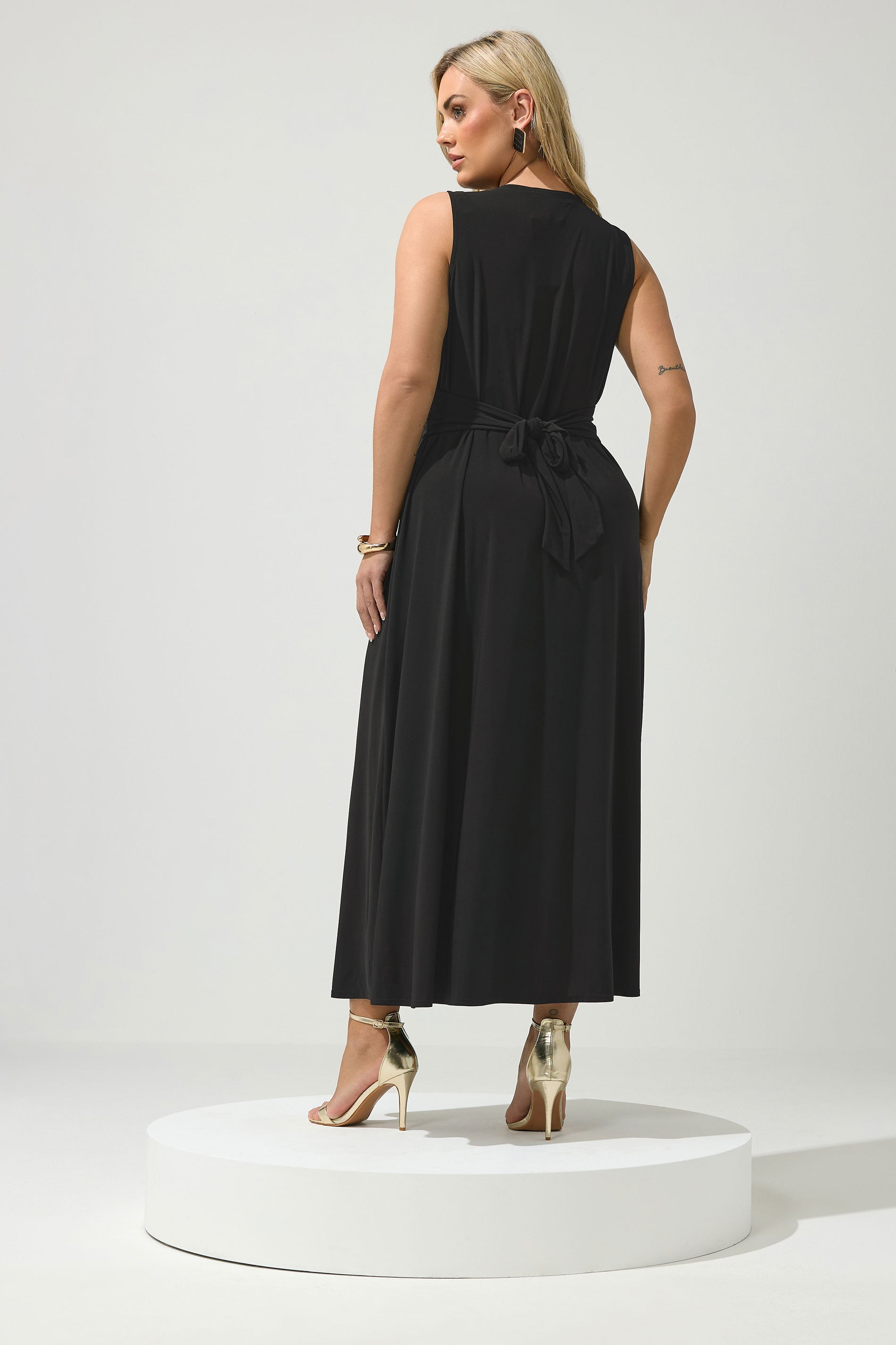 YOURS LONDON Plus Size Black Abstract Knot Detail Dress | Yours Clothing 2